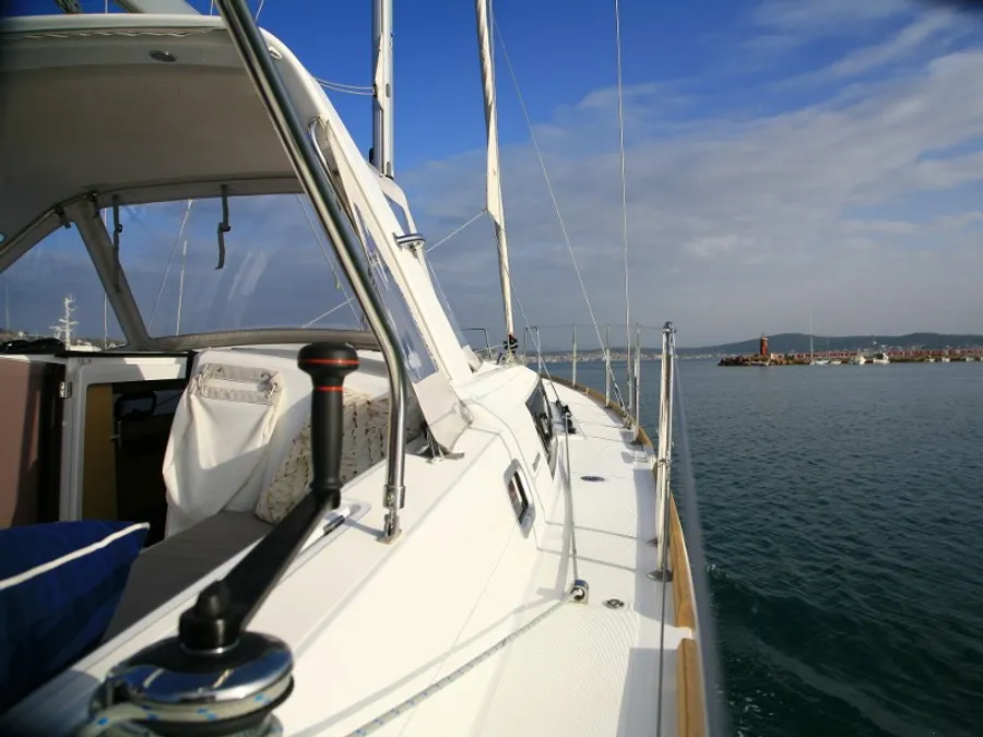 Beneteau Oceanis 38