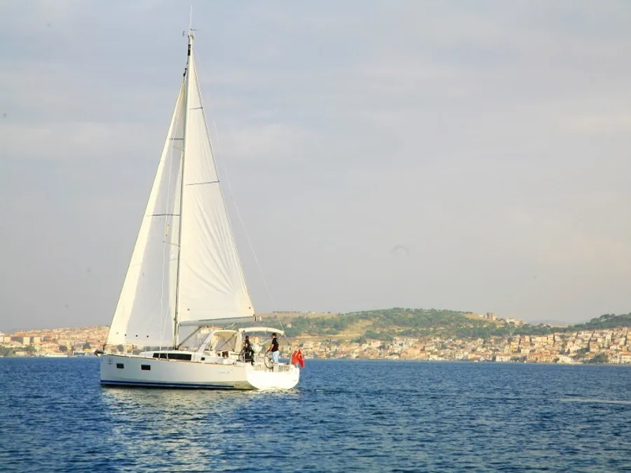 Beneteau Oceanis 38