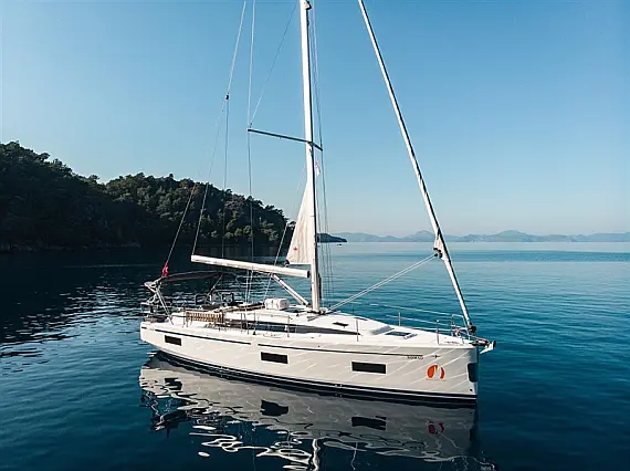 Bavaria C42