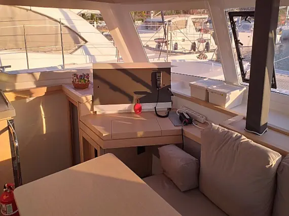 Fountaine Pajot Lucia 40