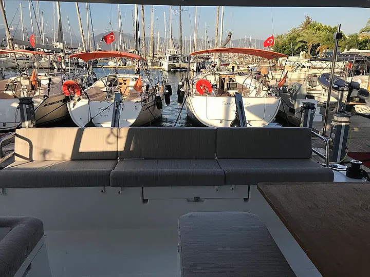 Fountaine Pajot Astrea 42