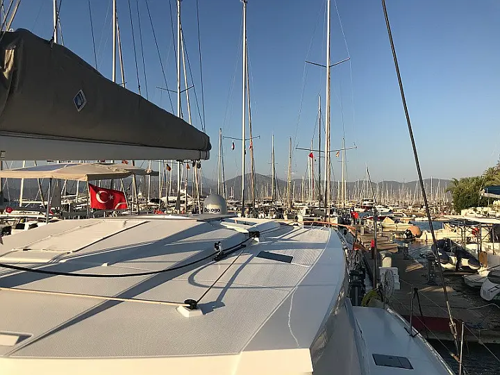 Fountaine Pajot Astrea 42(7)