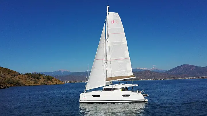 Fountaine Pajot Astrea 42