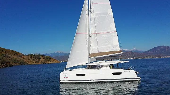 Fountaine Pajot Astrea 42