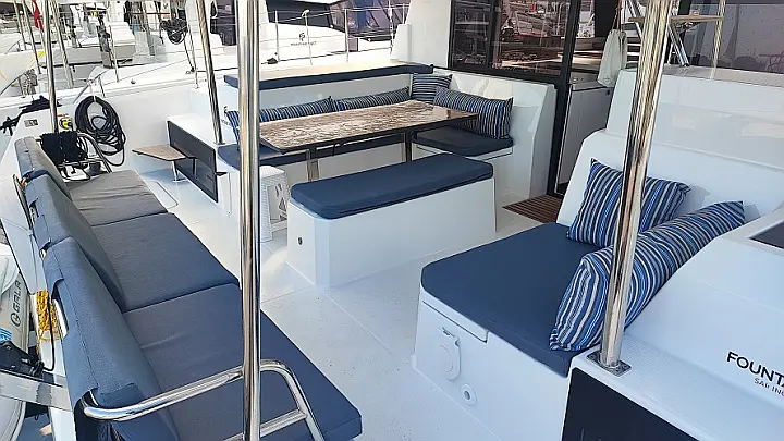 Fountaine Pajot Astrea 42