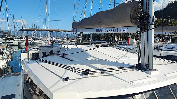 Fountaine Pajot Astrea 42