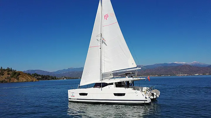 Fountaine Pajot Lucia 40