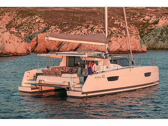 Fountaine Pajot Astrea 42