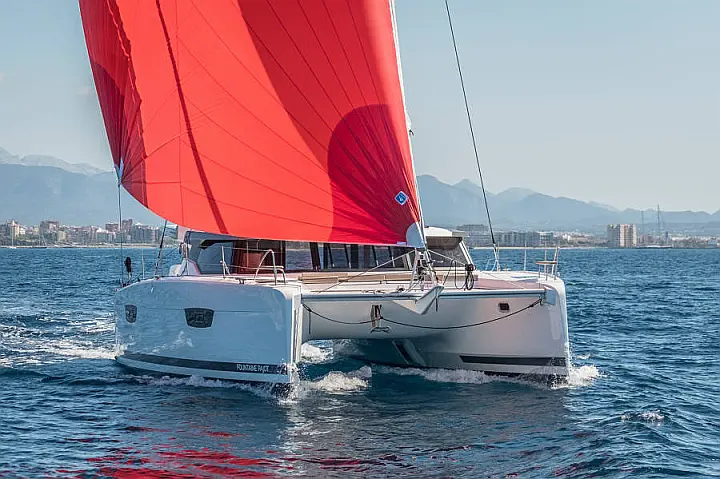 Fountaine Pajot Astrea 42