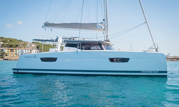 Fountaine Pajot Astrea 42