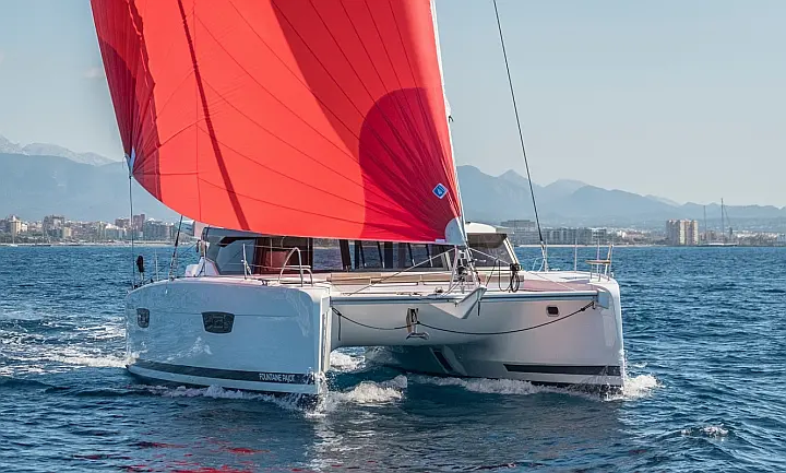 Fountaine Pajot Astrea 42