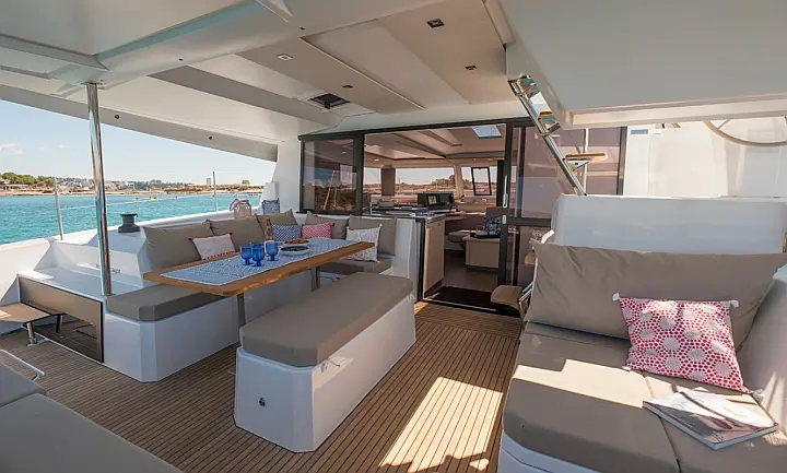 Fountaine Pajot Astrea 42