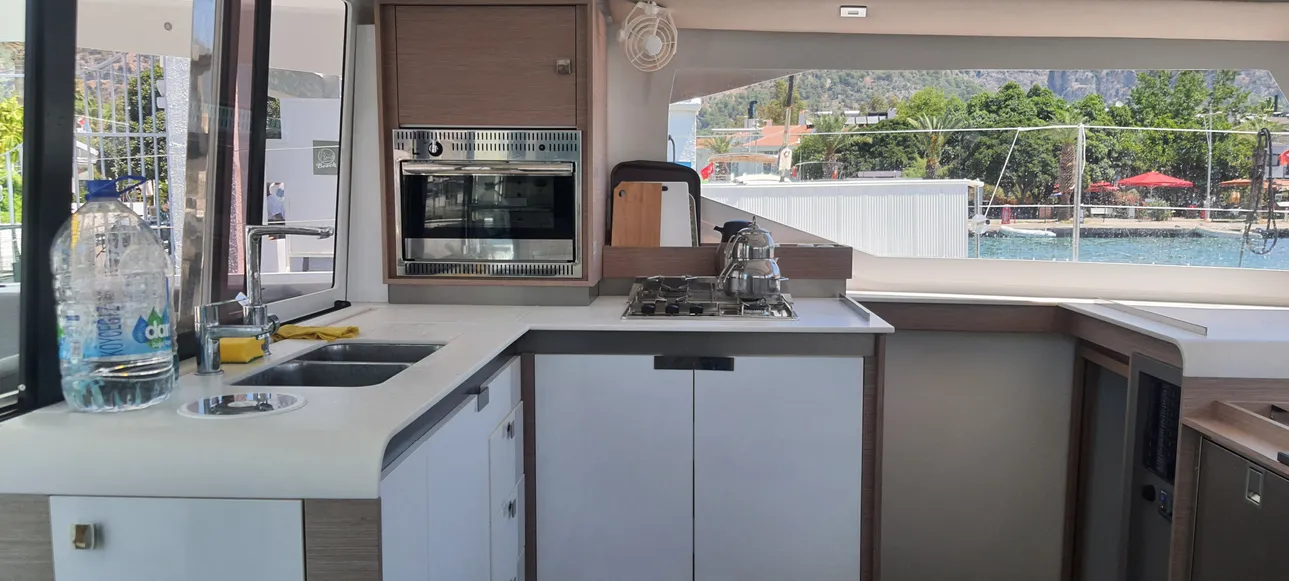 Fountaine Pajot Isla 40