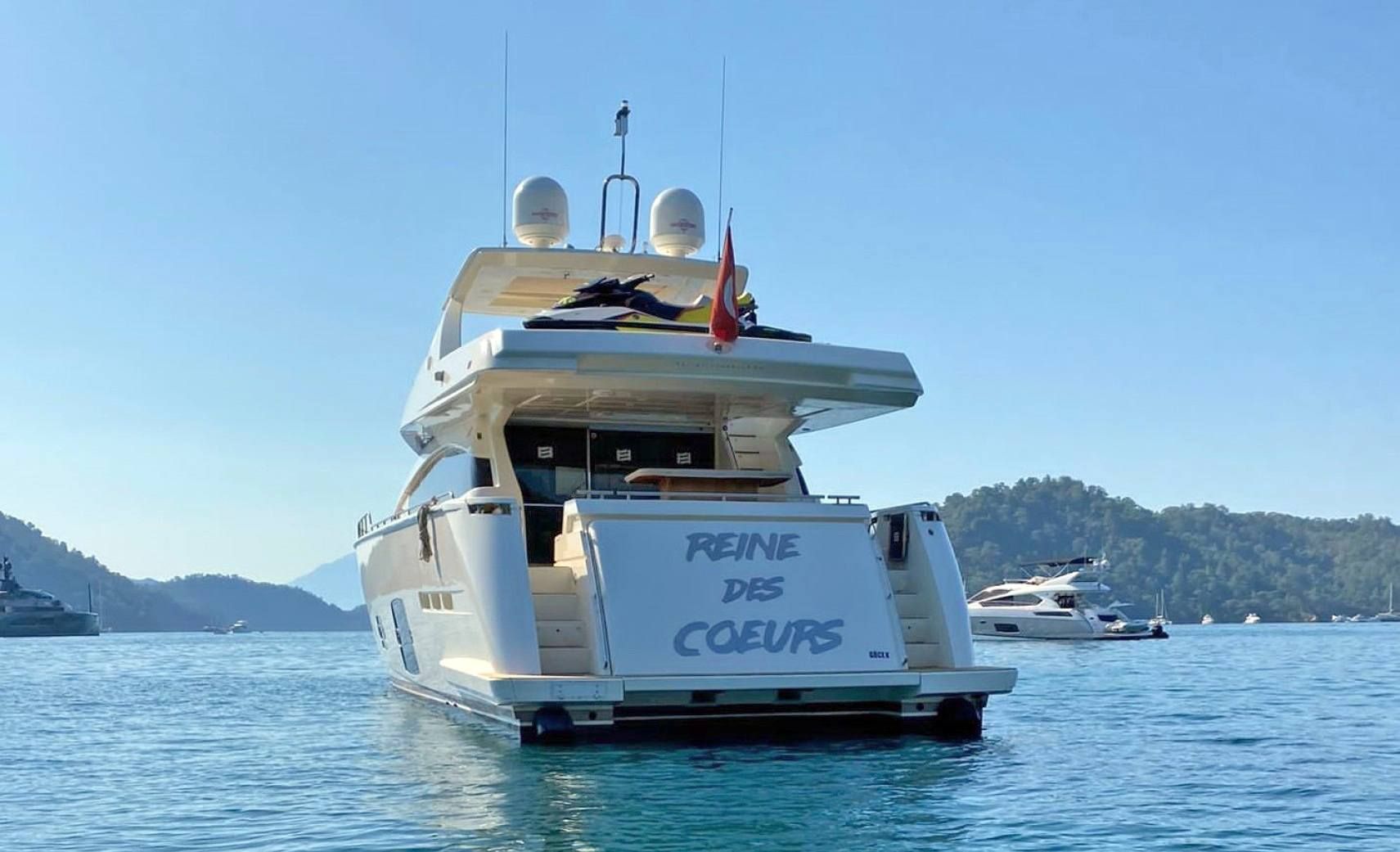 Reine Des Coeurs Motor Yacht,